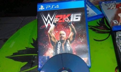 WWE2K16六人赛玩法详解（掌握WWE2K16中的六人赛技巧）  第1张